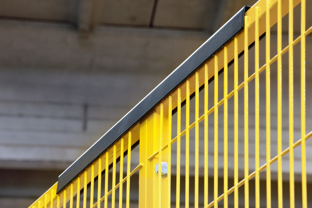 Protezioni Perimetrali Satech - Accessori e staffe: personalizzazione e funzionalità