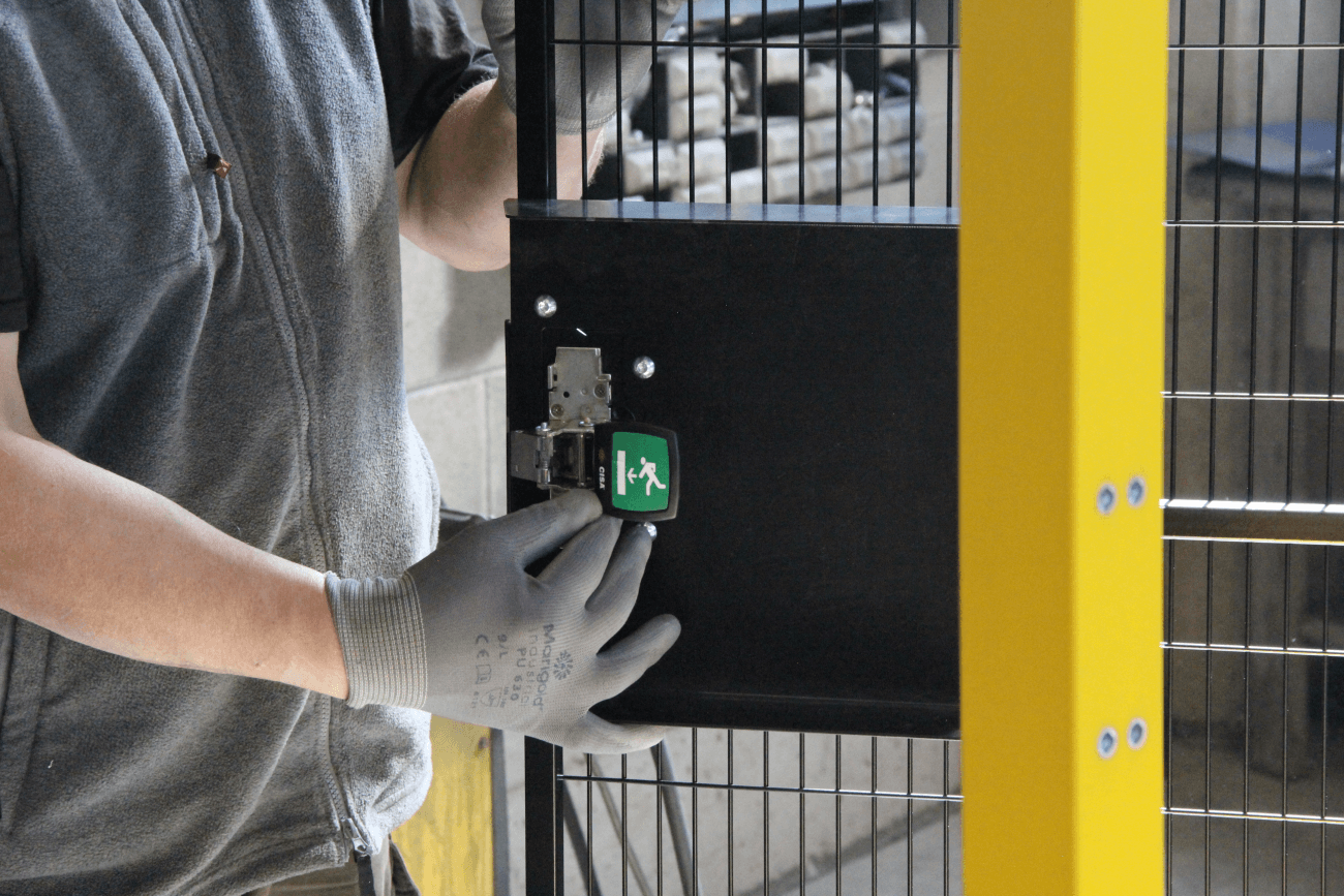 Satech Protezioni Perimetrali - Servizi post-vendita di premontaggio porte_3