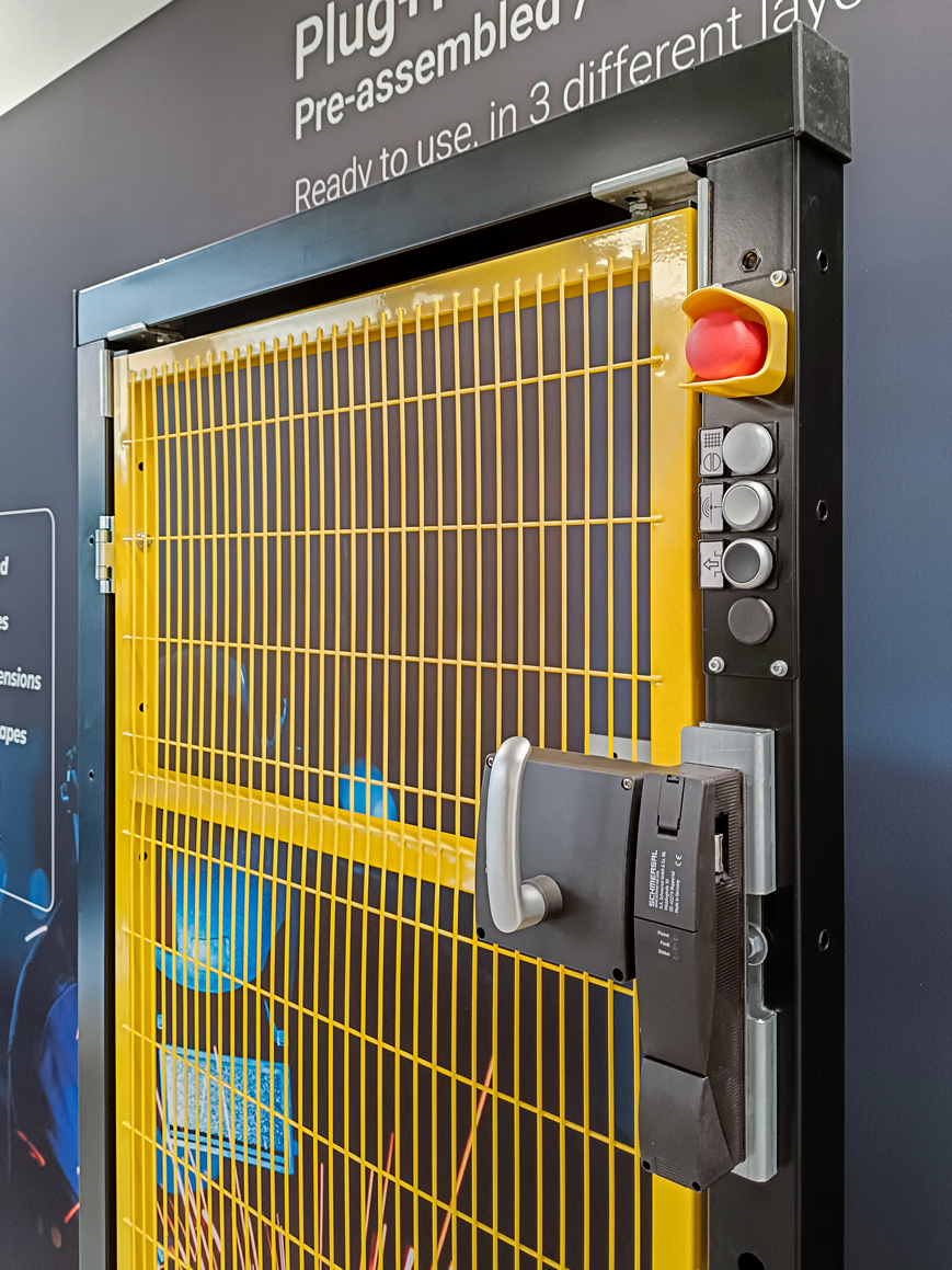 To support the integration of Interlocking Devices into your guards, we offer multi-purpose Brackets and specific brackets for devices from the best brands.