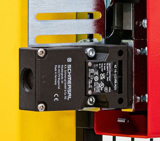 Safety Switch di Schmersal, installato sistema di chiusura meccanico D-FenceLock di Satech
