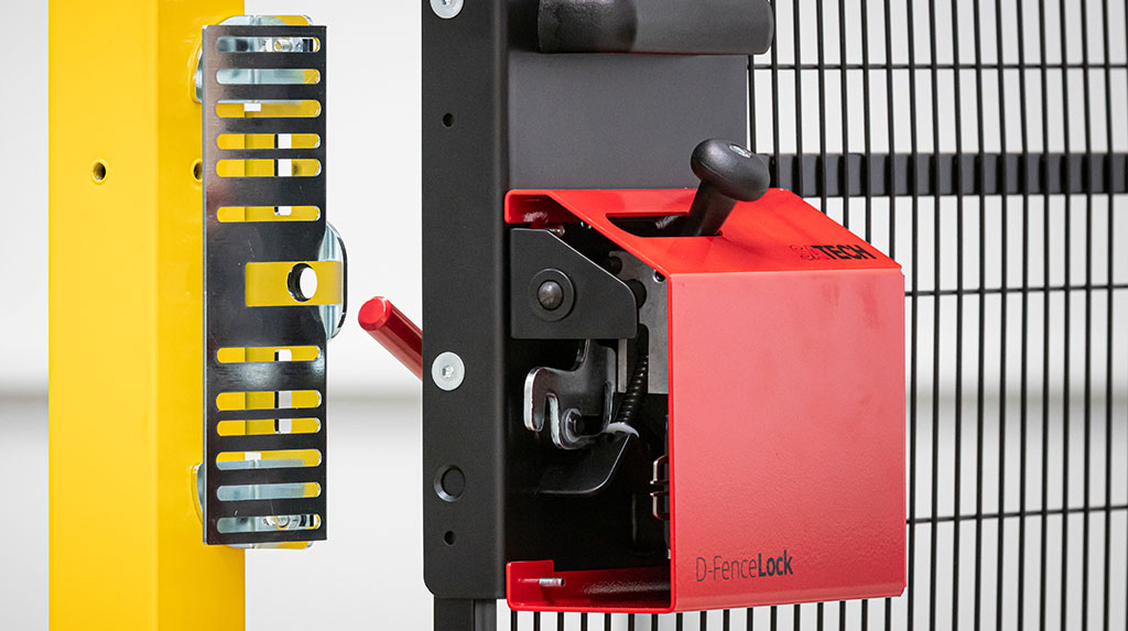 Système de verrouillage mécanique Satech D-FenceLock installé sur panneau grille noir